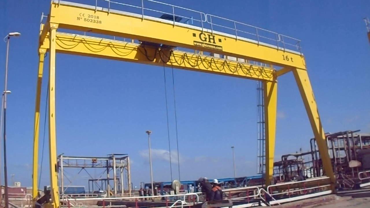 Two gantry cranes were installed in the outdoor area of ​​Arzew in Oran, Algeria