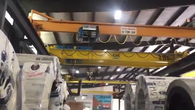 Double beam bridge crane and single beam bridge crane installed in Mexico